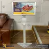 PEDESTAL SANITARIO METALICO BASE TRIANGULAR + PORTA GRAFICA MARCO CLIP FORMATO A4 (21*29.7 CMS), foto 1